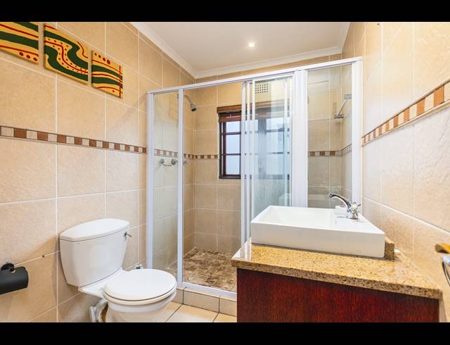4 BEDROOM HOUSE FOR SALE IN BLOUBERG SANDS